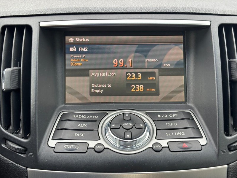 INFINITI G37 Sedan Vehicle Full-screen Gallery Image 22