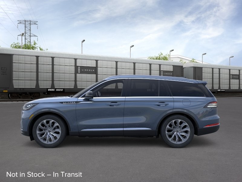 Lincoln Aviator Vehicle Full-screen Gallery Image 03