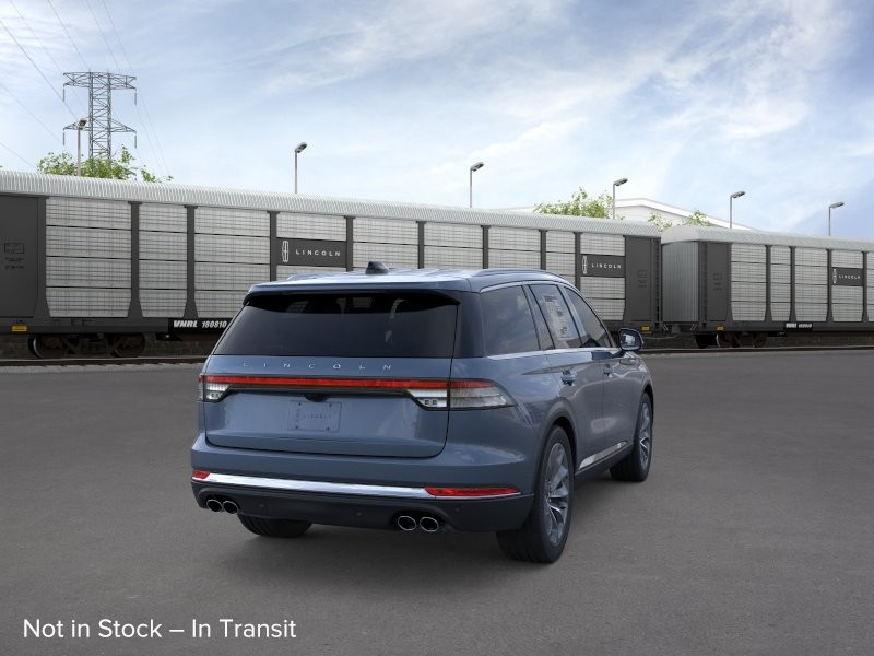 Lincoln Aviator Vehicle Full-screen Gallery Image 09