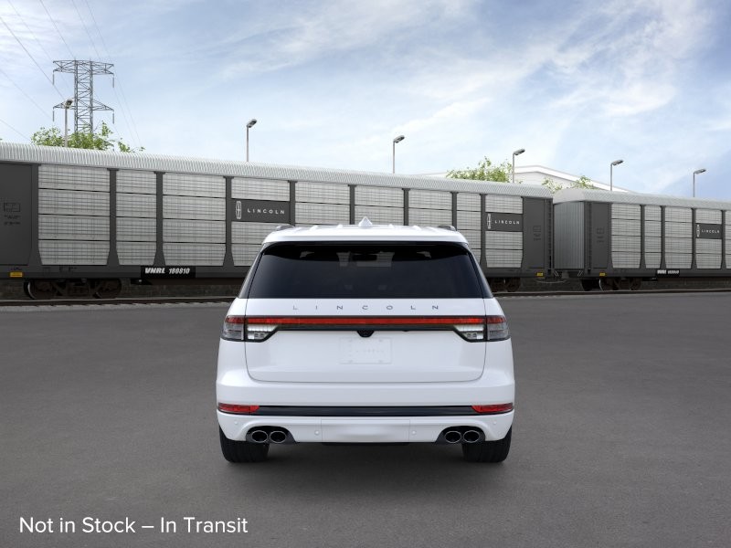 Lincoln Aviator Vehicle Full-screen Gallery Image 05