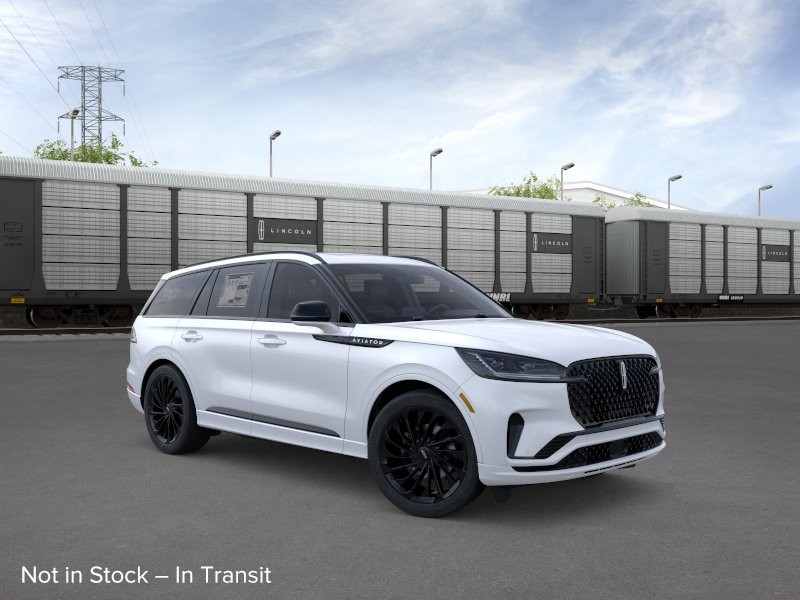 Lincoln Aviator Vehicle Full-screen Gallery Image 07