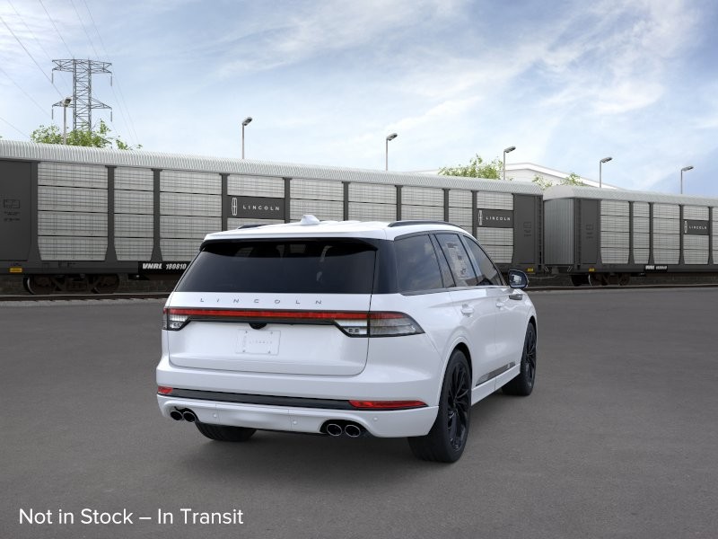 Lincoln Aviator Vehicle Full-screen Gallery Image 09