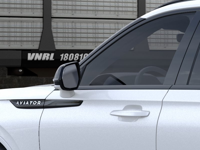 Lincoln Aviator Vehicle Full-screen Gallery Image 21