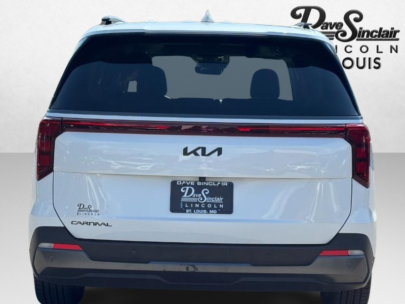 Kia Carnival Vehicle Full-screen Gallery Image 04