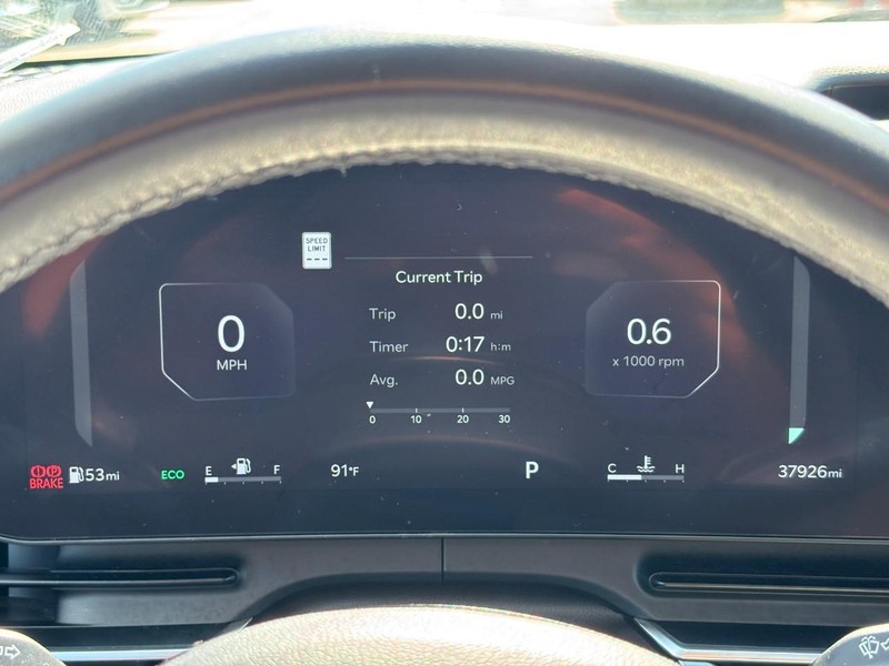 Kia Carnival Vehicle Full-screen Gallery Image 21