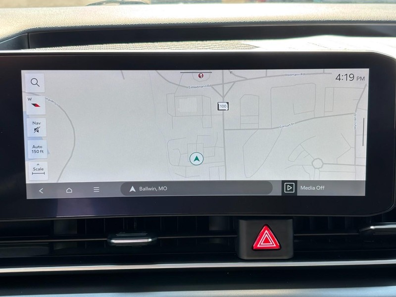 Kia Carnival Vehicle Full-screen Gallery Image 23