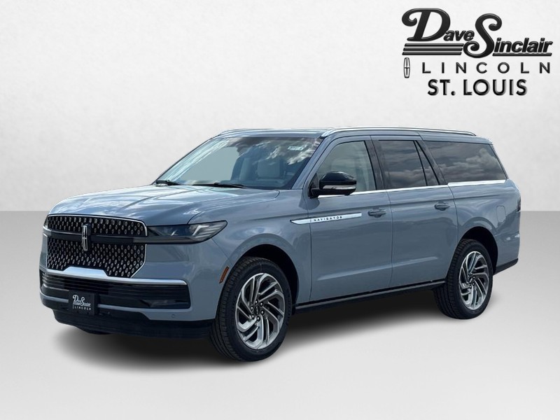 Lincoln Navigator L Vehicle Full-screen Gallery Image 07