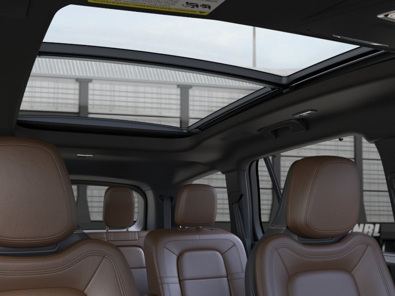 Lincoln Aviator Vehicle Full-screen Gallery Image 23