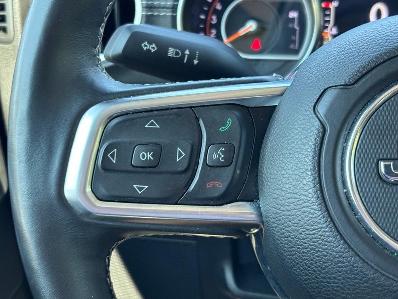 Jeep Wrangler Unlimited Vehicle Full-screen Gallery Image 18
