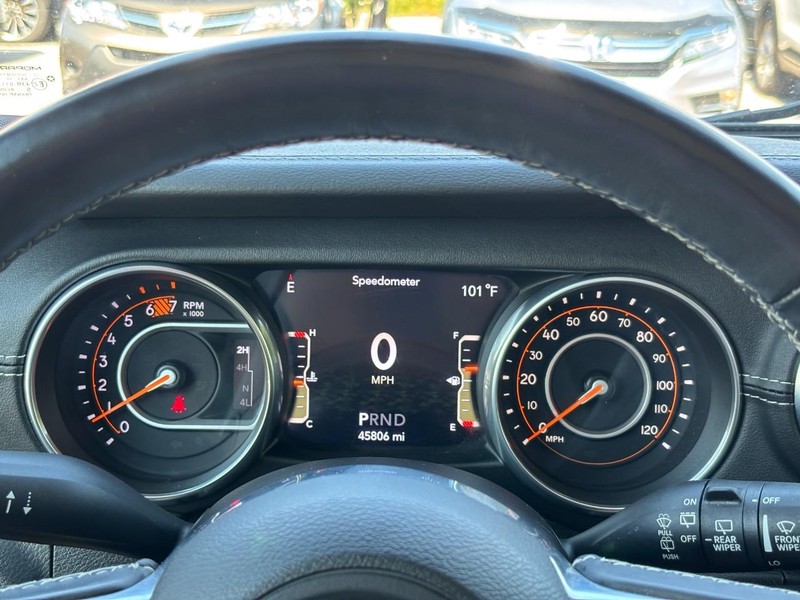 Jeep Wrangler Unlimited Vehicle Full-screen Gallery Image 20