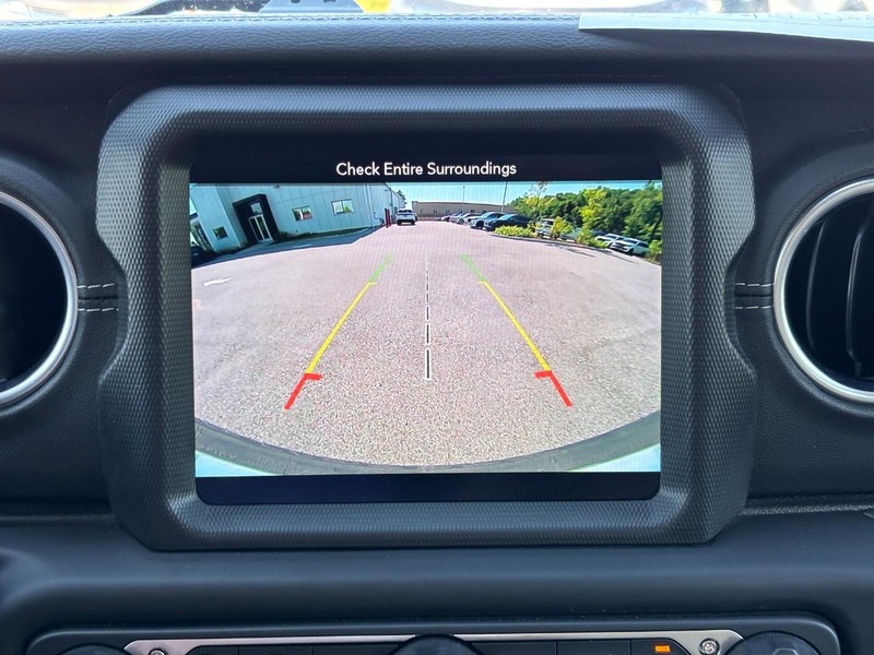 Jeep Wrangler Unlimited Vehicle Full-screen Gallery Image 23