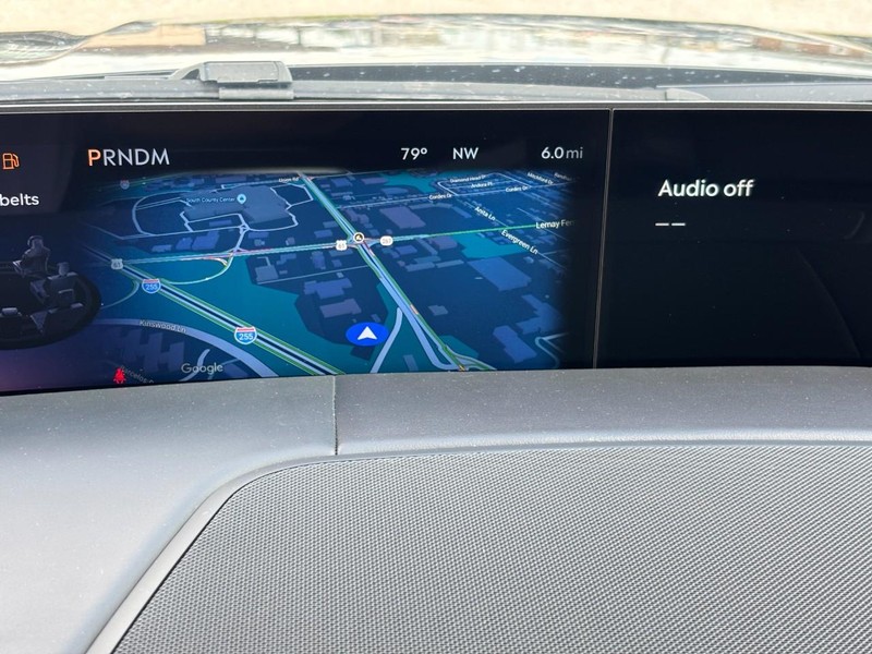 Lincoln Navigator L Vehicle Full-screen Gallery Image 20