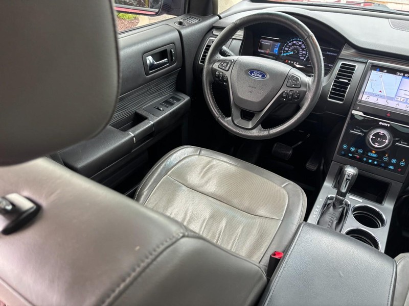 Ford Flex Vehicle Full-screen Gallery Image 17
