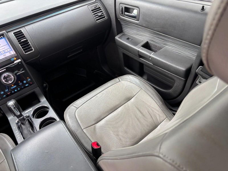 Ford Flex Vehicle Full-screen Gallery Image 19