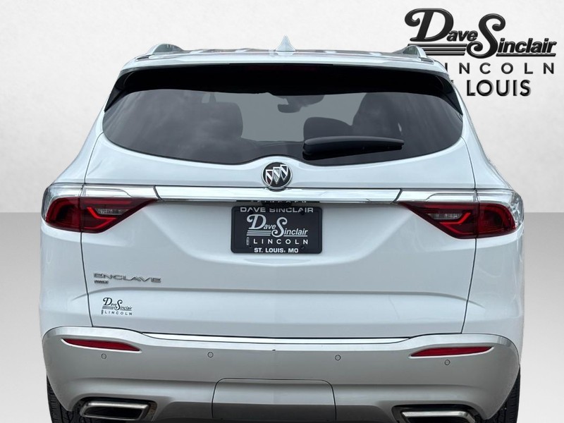 Buick Enclave Vehicle Full-screen Gallery Image 04
