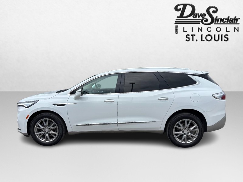 Buick Enclave Vehicle Full-screen Gallery Image 06