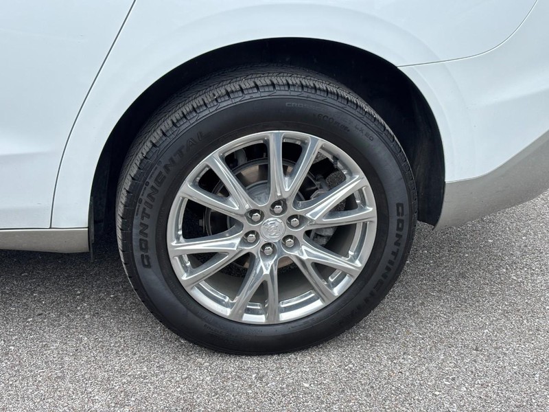 Buick Enclave Vehicle Full-screen Gallery Image 11