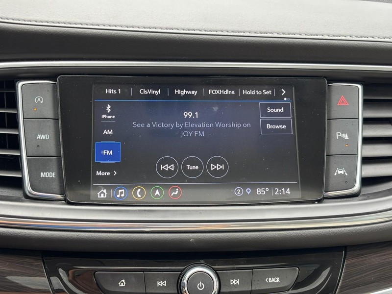 Buick Enclave Vehicle Full-screen Gallery Image 23