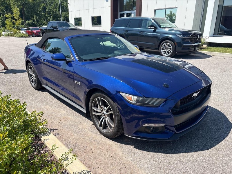 Ford Mustang Vehicle Full-screen Gallery Image 04