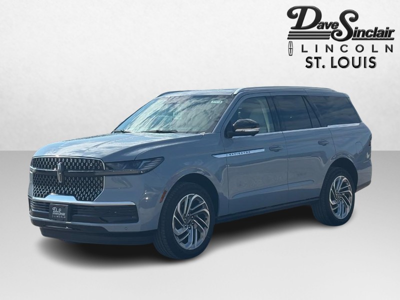 Lincoln Navigator Vehicle Full-screen Gallery Image 07