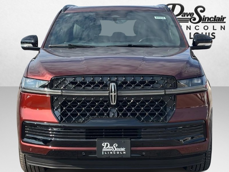 Lincoln Navigator Vehicle Full-screen Gallery Image 09