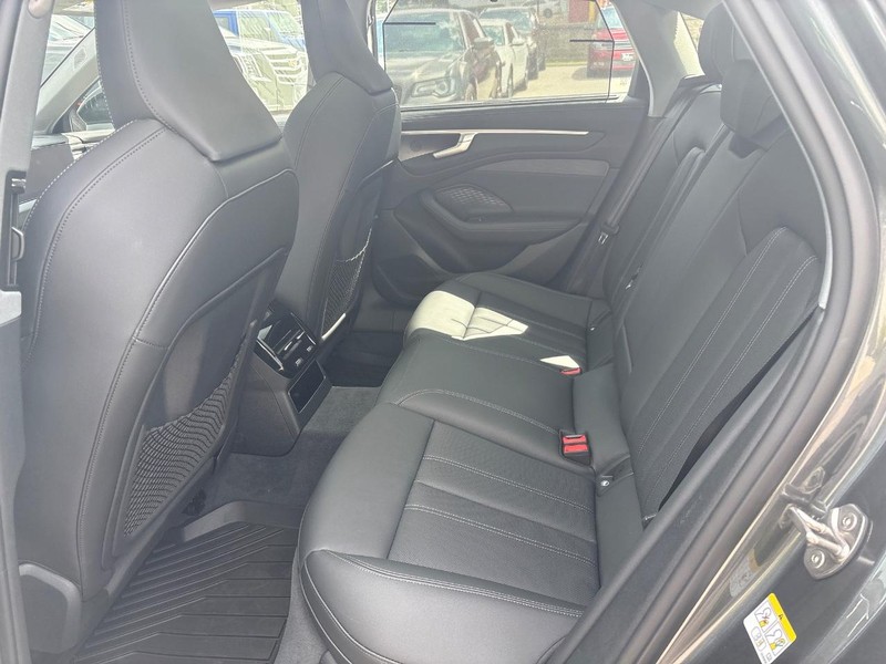 Audi A6 Sedan Vehicle Full-screen Gallery Image 06