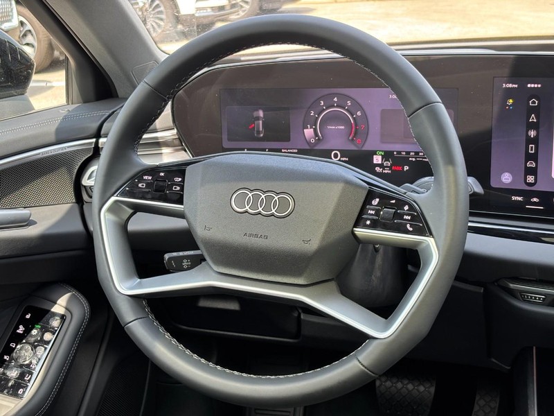 Audi A6 Sedan Vehicle Full-screen Gallery Image 15