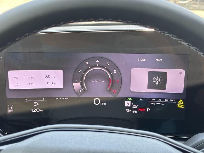 Audi A6 Sedan Vehicle Full-screen Gallery Image 18