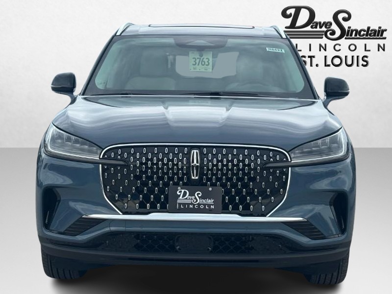 Lincoln Aviator Vehicle Full-screen Gallery Image 09
