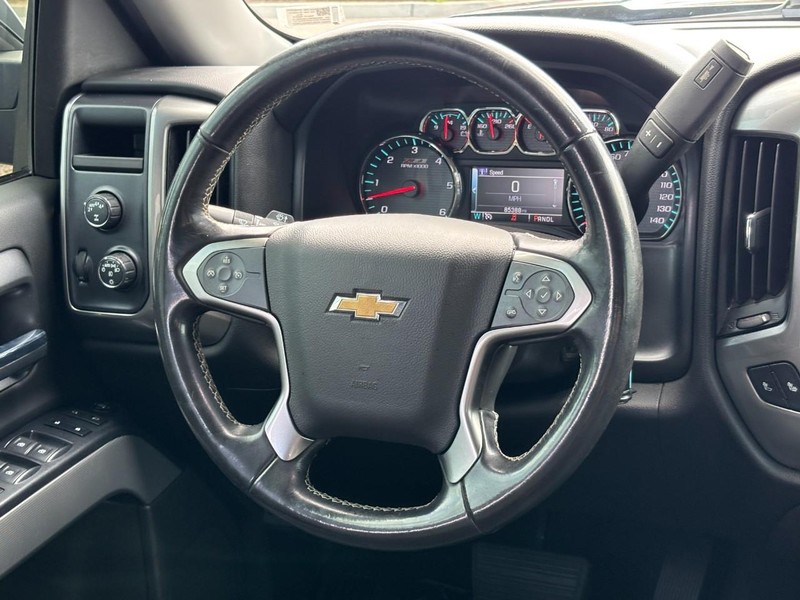 Chevrolet Silverado 1500 Vehicle Full-screen Gallery Image 16