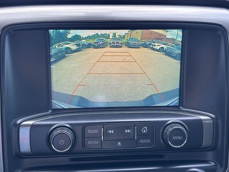 Chevrolet Silverado 1500 Vehicle Full-screen Gallery Image 21