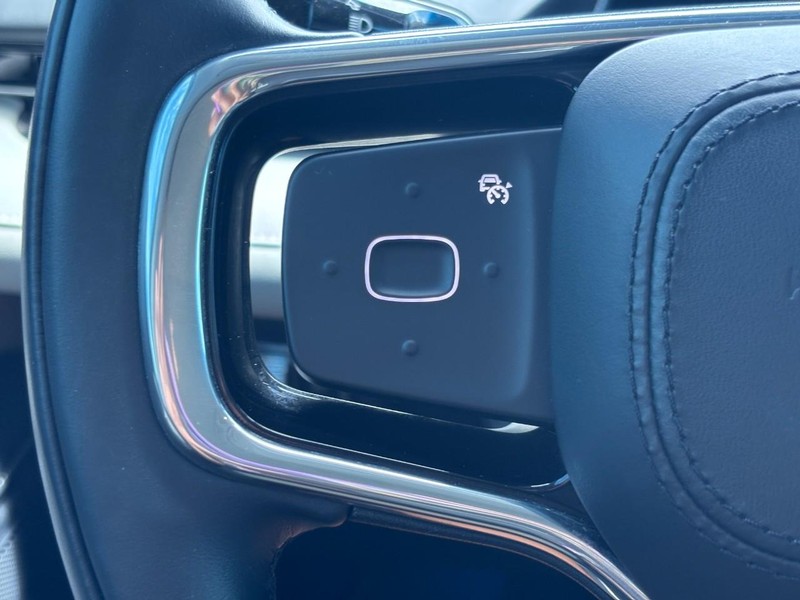 Lincoln Nautilus Vehicle Full-screen Gallery Image 15