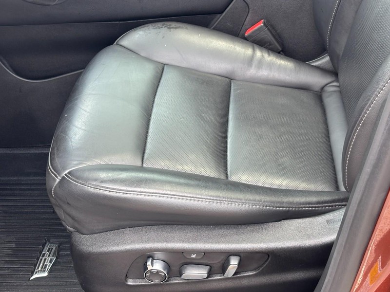 Cadillac XT4 Vehicle Full-screen Gallery Image 15