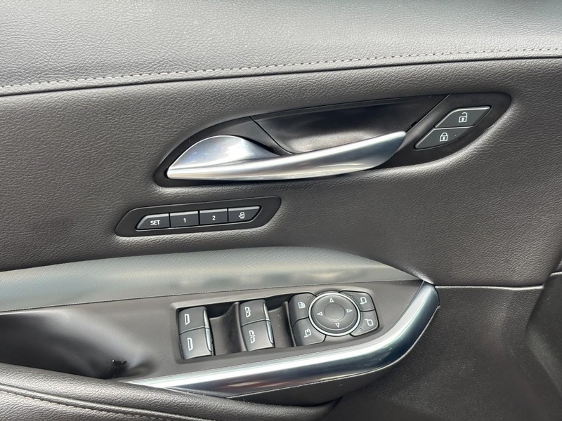 Cadillac XT4 Vehicle Full-screen Gallery Image 16
