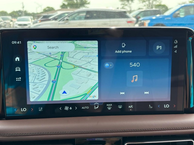 Lincoln Aviator Vehicle Full-screen Gallery Image 21