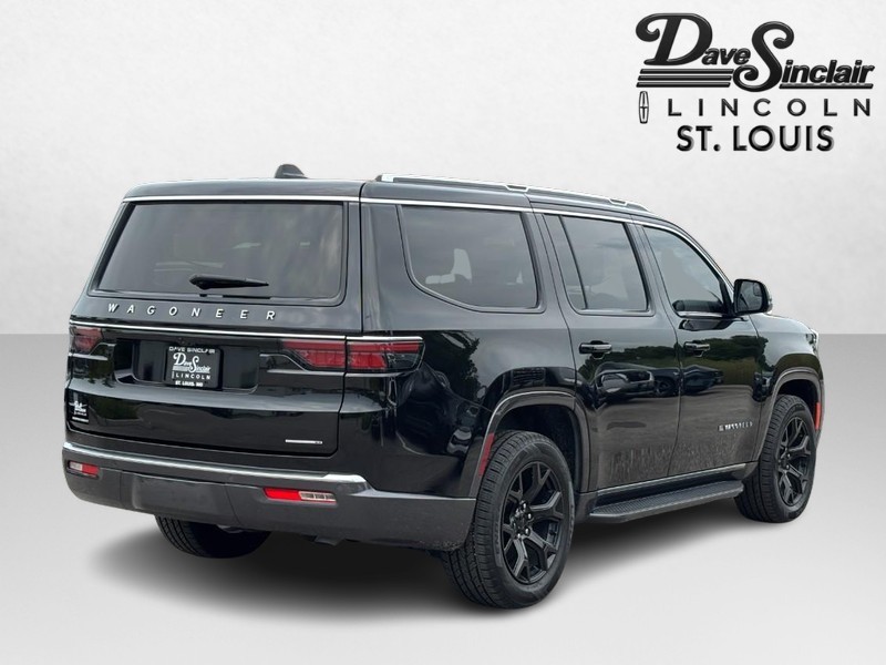 Jeep Wagoneer Vehicle Full-screen Gallery Image 03