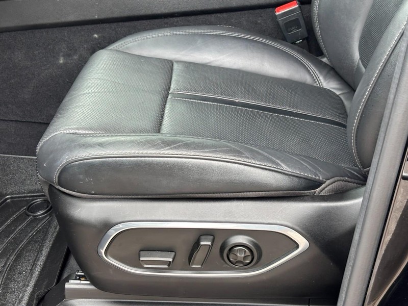 Jeep Wagoneer Vehicle Full-screen Gallery Image 19