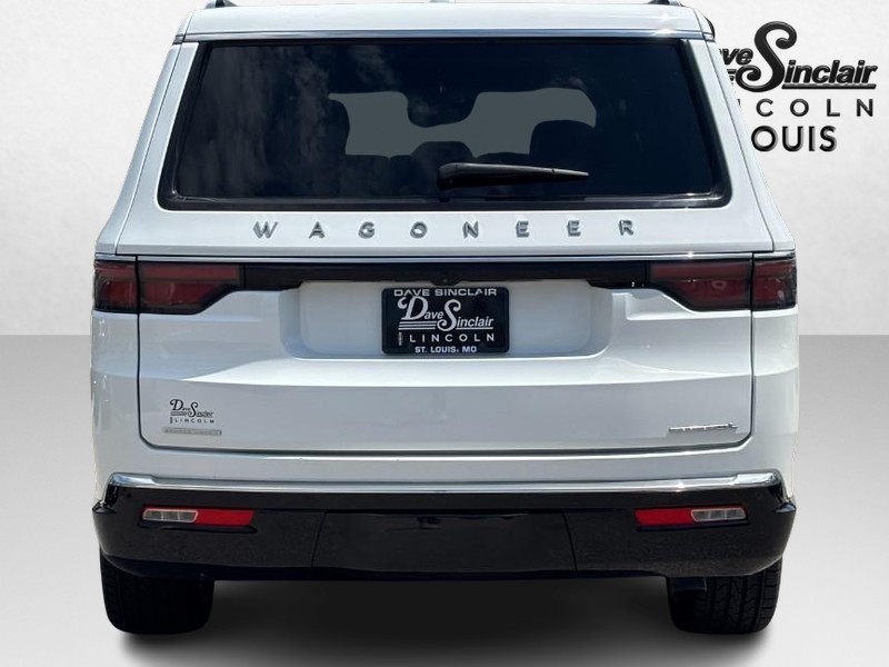 Jeep Wagoneer L Vehicle Full-screen Gallery Image 04