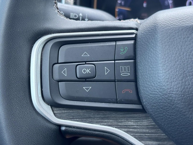 Jeep Wagoneer L Vehicle Full-screen Gallery Image 19