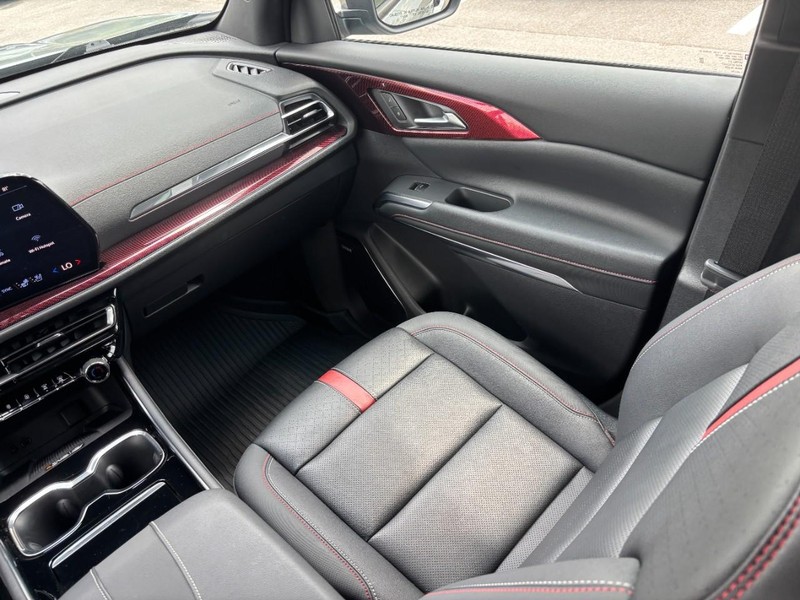 Chevrolet Traverse Vehicle Full-screen Gallery Image 15