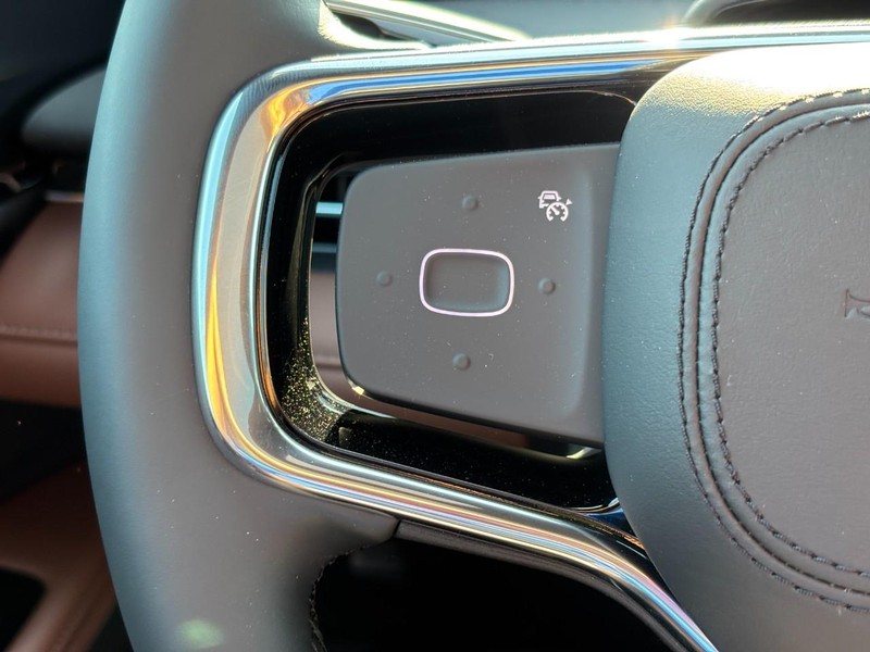 Lincoln Nautilus Vehicle Full-screen Gallery Image 18