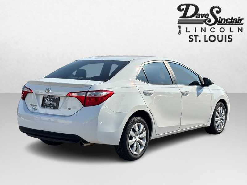 Toyota Corolla Vehicle Full-screen Gallery Image 03