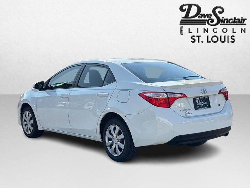 Toyota Corolla Vehicle Full-screen Gallery Image 05