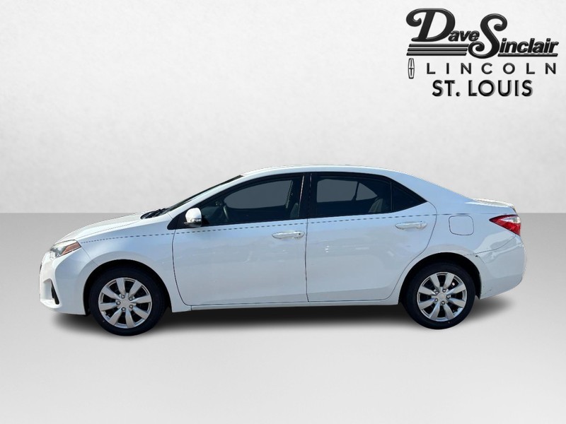 Toyota Corolla Vehicle Full-screen Gallery Image 06