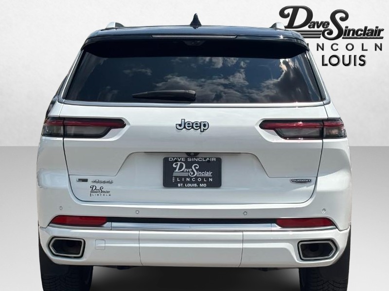 Jeep Grand Cherokee L Vehicle Full-screen Gallery Image 04