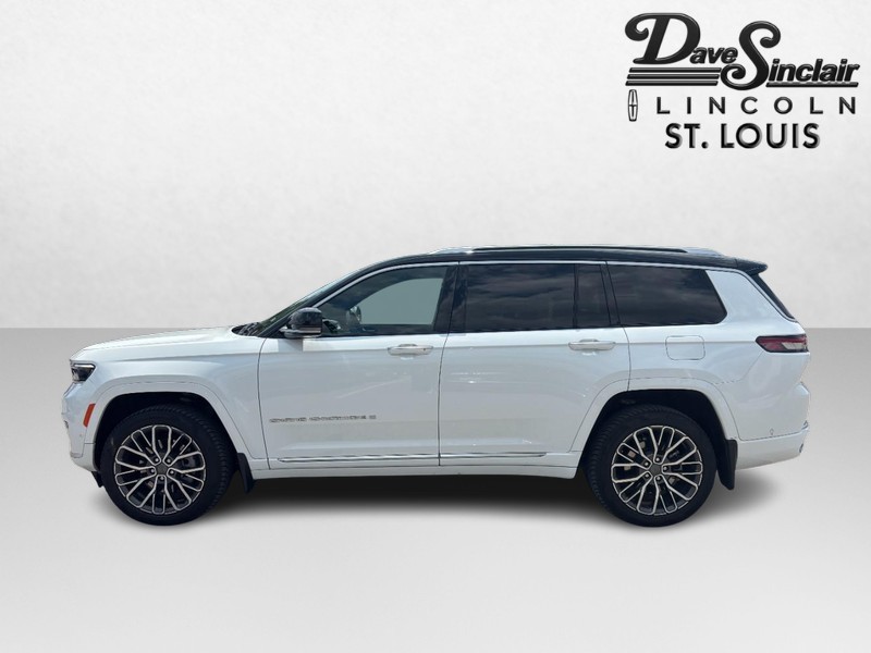 Jeep Grand Cherokee L Vehicle Full-screen Gallery Image 06