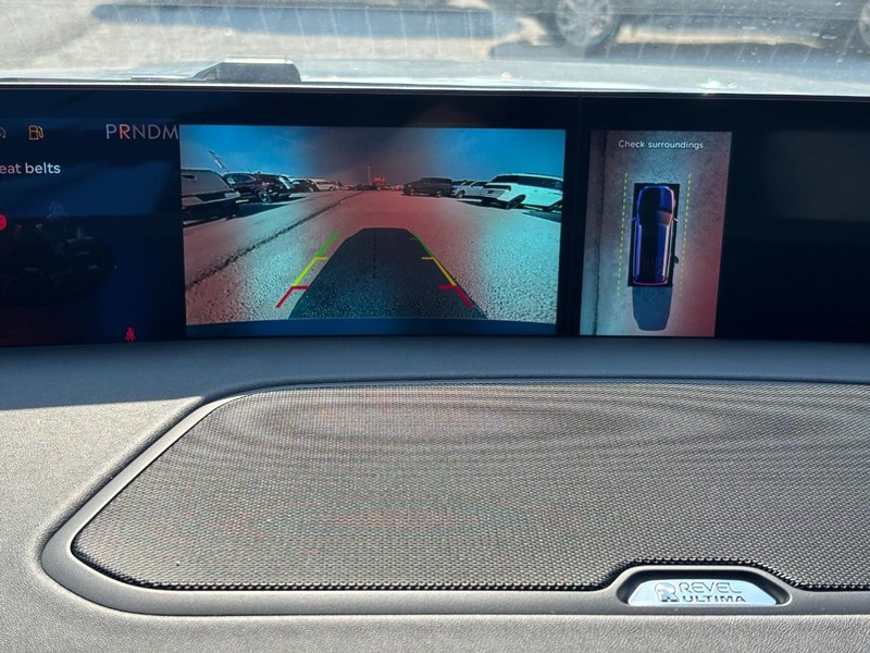 Lincoln Navigator Vehicle Full-screen Gallery Image 23