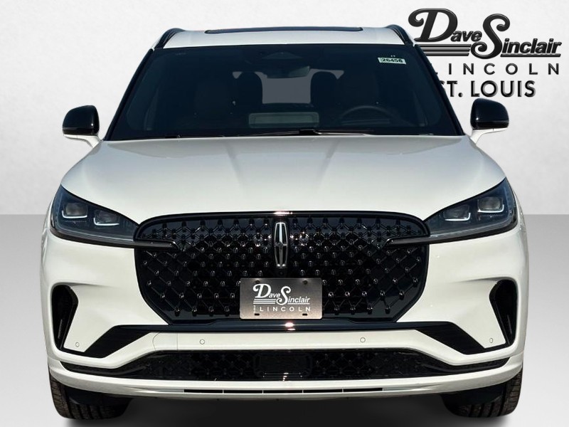 Lincoln Aviator Vehicle Full-screen Gallery Image 09