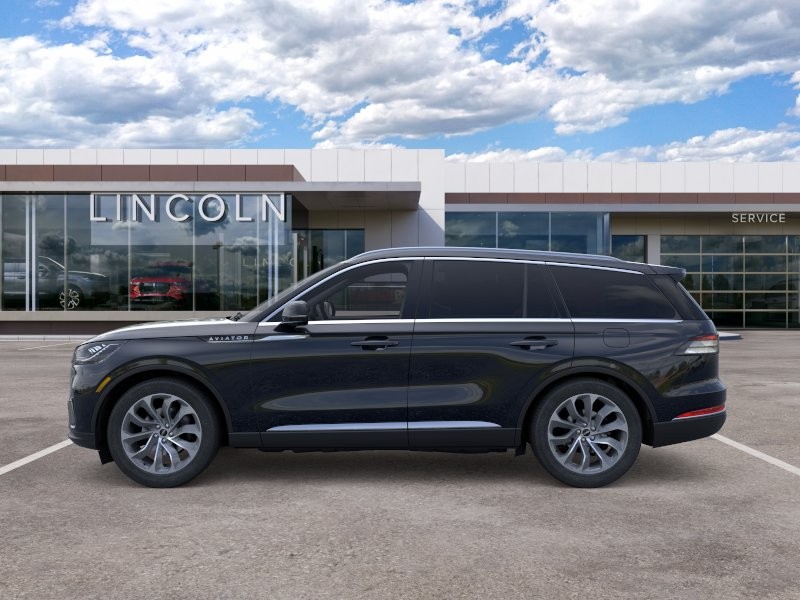 Lincoln Aviator Vehicle Full-screen Gallery Image 03