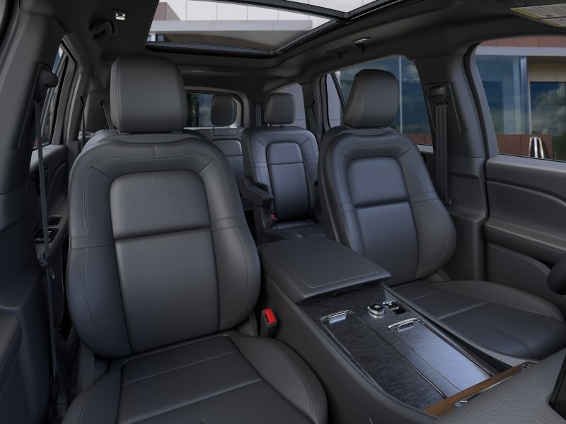 Lincoln Aviator Vehicle Full-screen Gallery Image 11